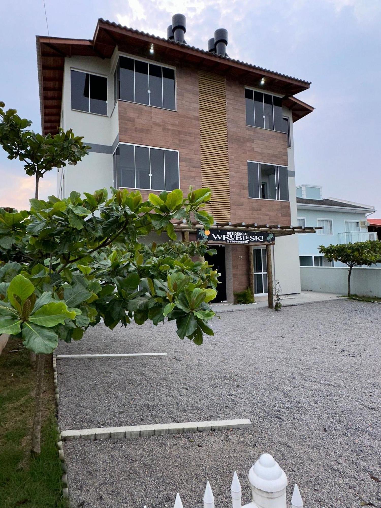 Residencial Wrubleski Sc Pinheiro Exterior photo