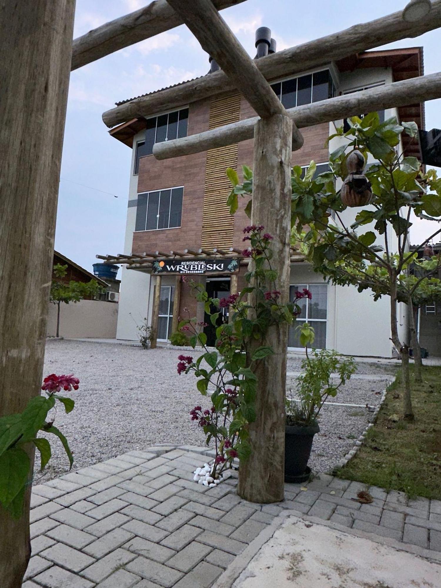 Residencial Wrubleski Sc Pinheiro Exterior photo