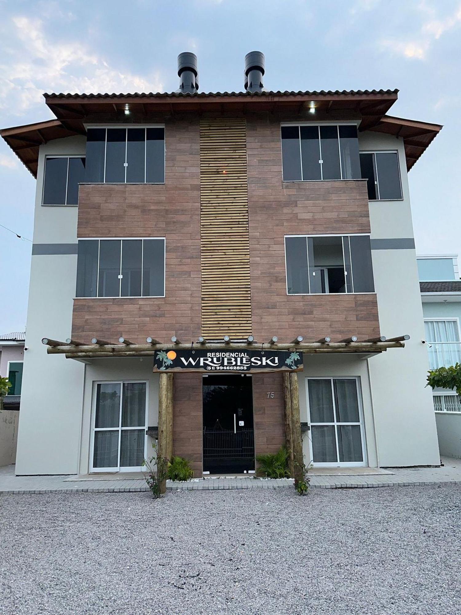 Residencial Wrubleski Sc Pinheiro Exterior photo