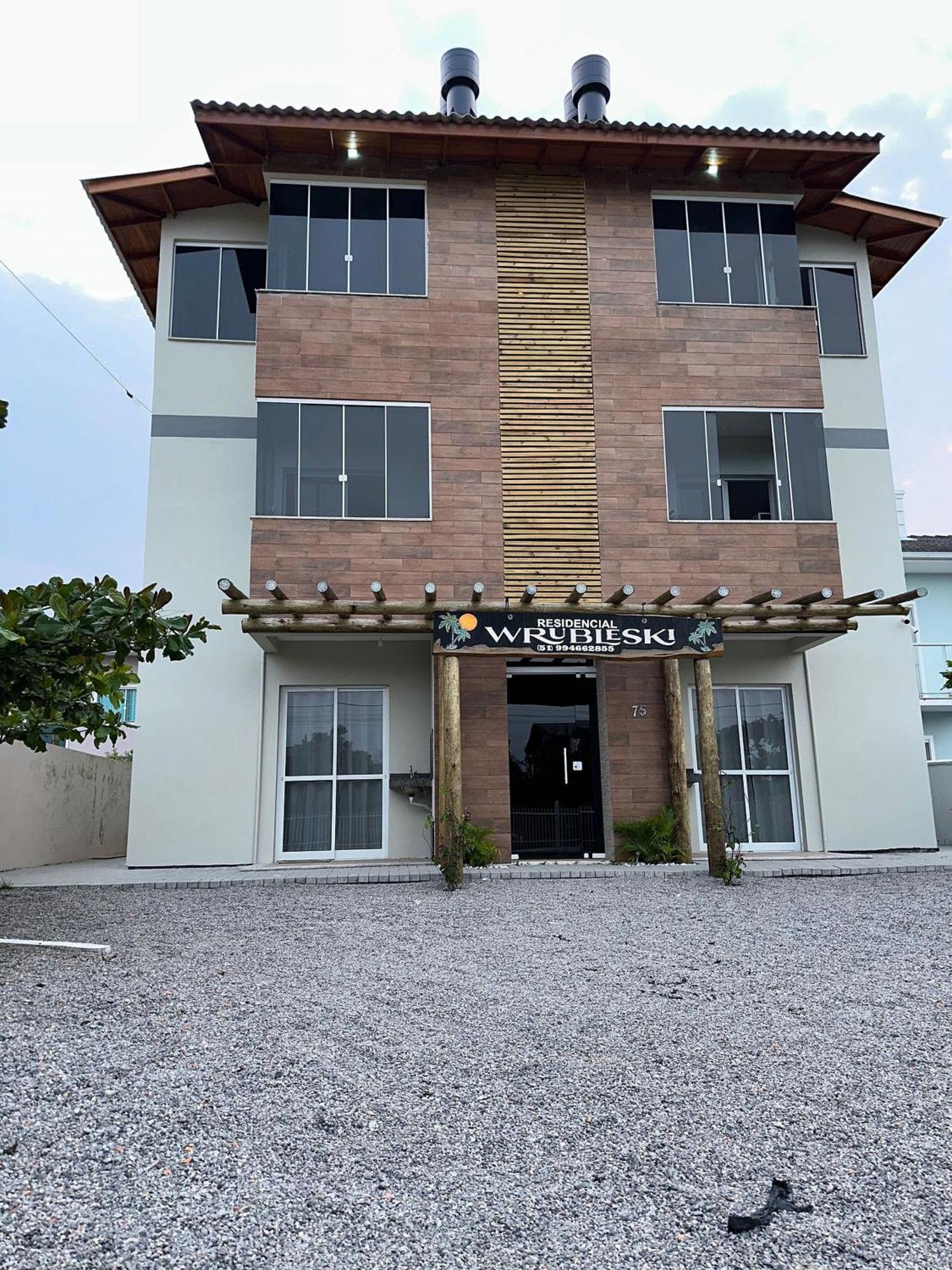 Residencial Wrubleski Sc Pinheiro Exterior photo
