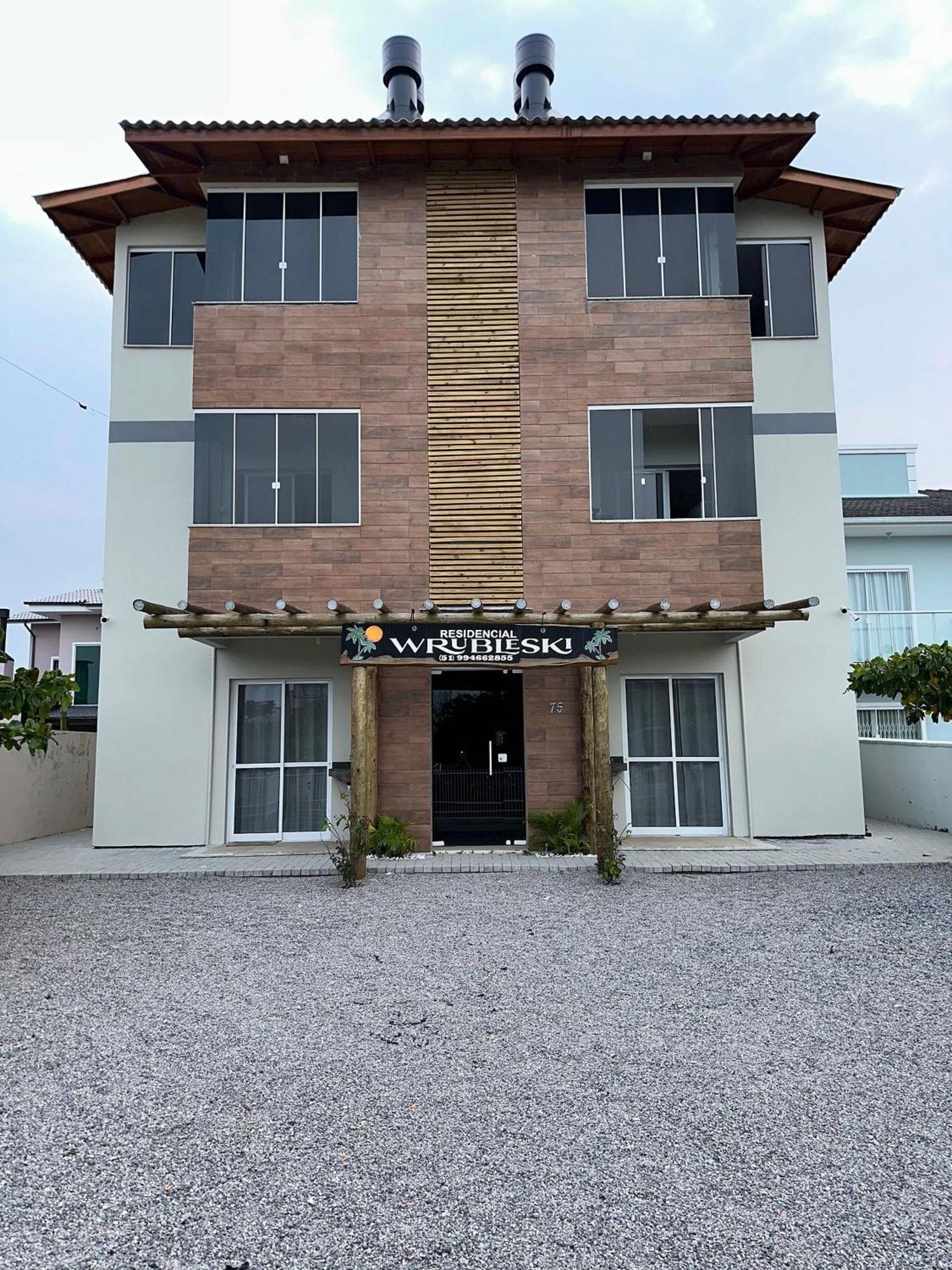 Residencial Wrubleski Sc Pinheiro Exterior photo